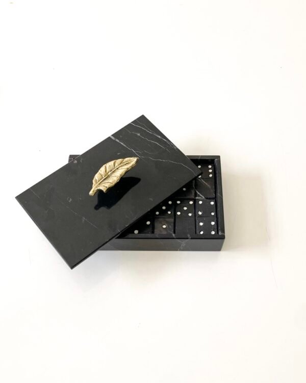 Juego de domino con aplicación